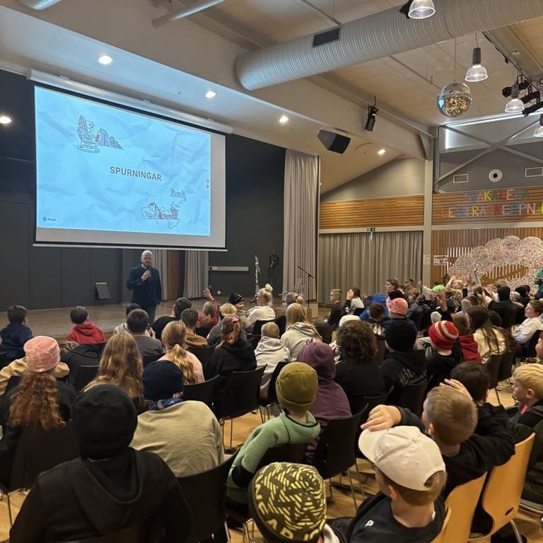 9d38de7f-cad2-4581-b525-d3710a0ad78f