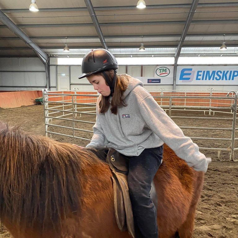 277595132_676085353712342_7987278821085609385_n