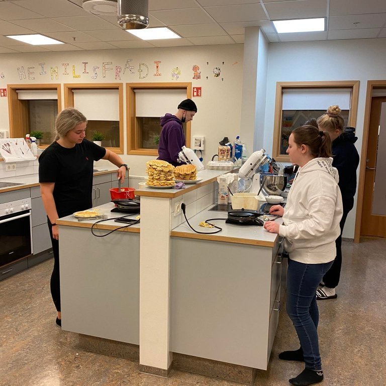 271992501_665715761512729_6928415753609655792_n