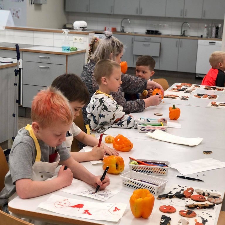 123095161_375124863836563_5887928332747558296_n