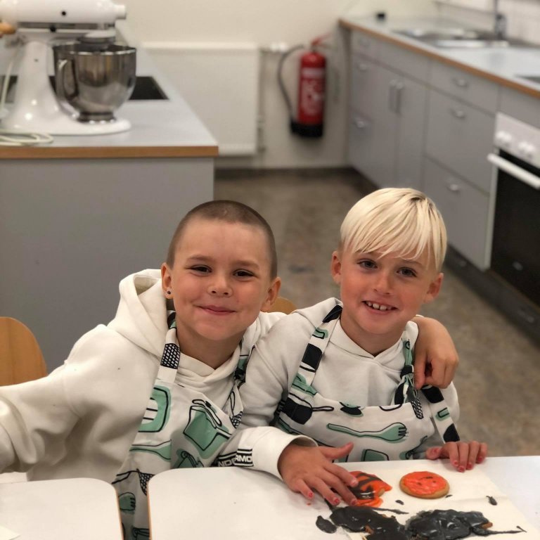 123167311_920959965102217_6529534758584926174_n