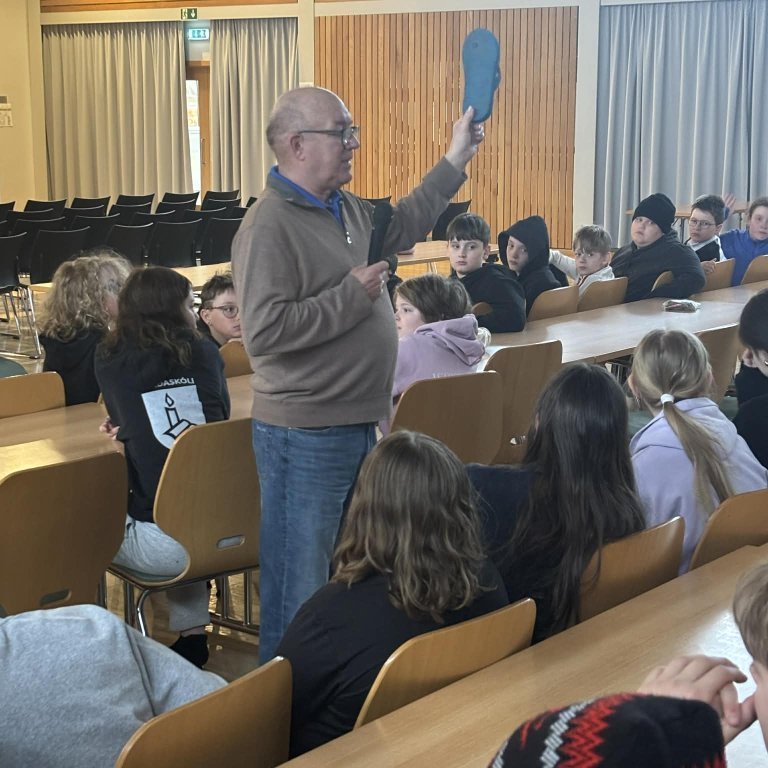 2c0976de-692d-4f1d-b8ba-a0c33099fb48