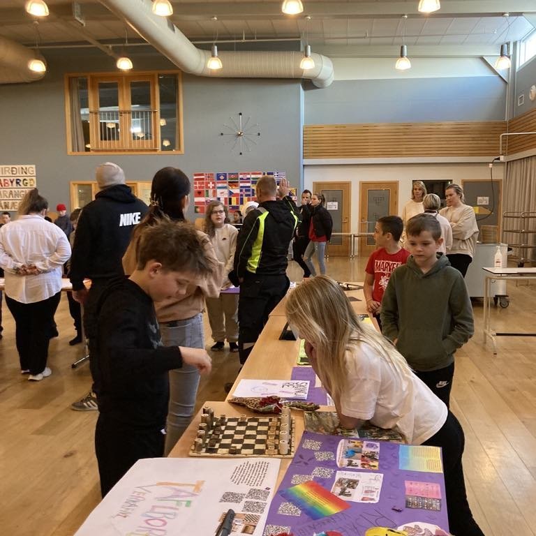 fc4b63de-cdf4-4de4-a572-f26fa29d81de