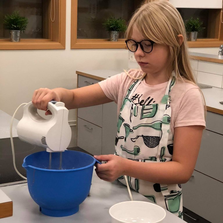 121719087_353991762522937_594549808837179373_n