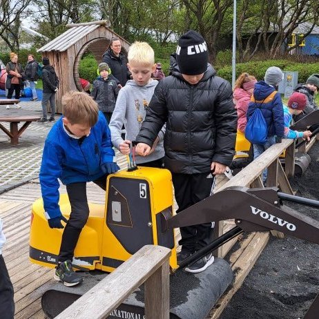 350134373_1307000199915181_862419579455094637_n