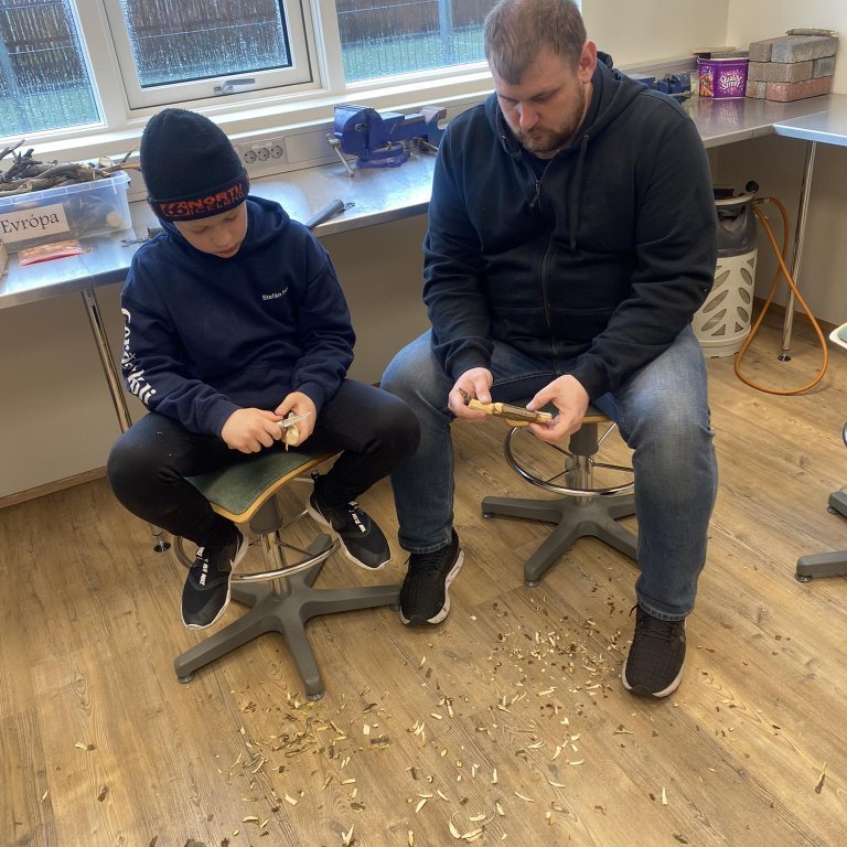 received_1600870840412966