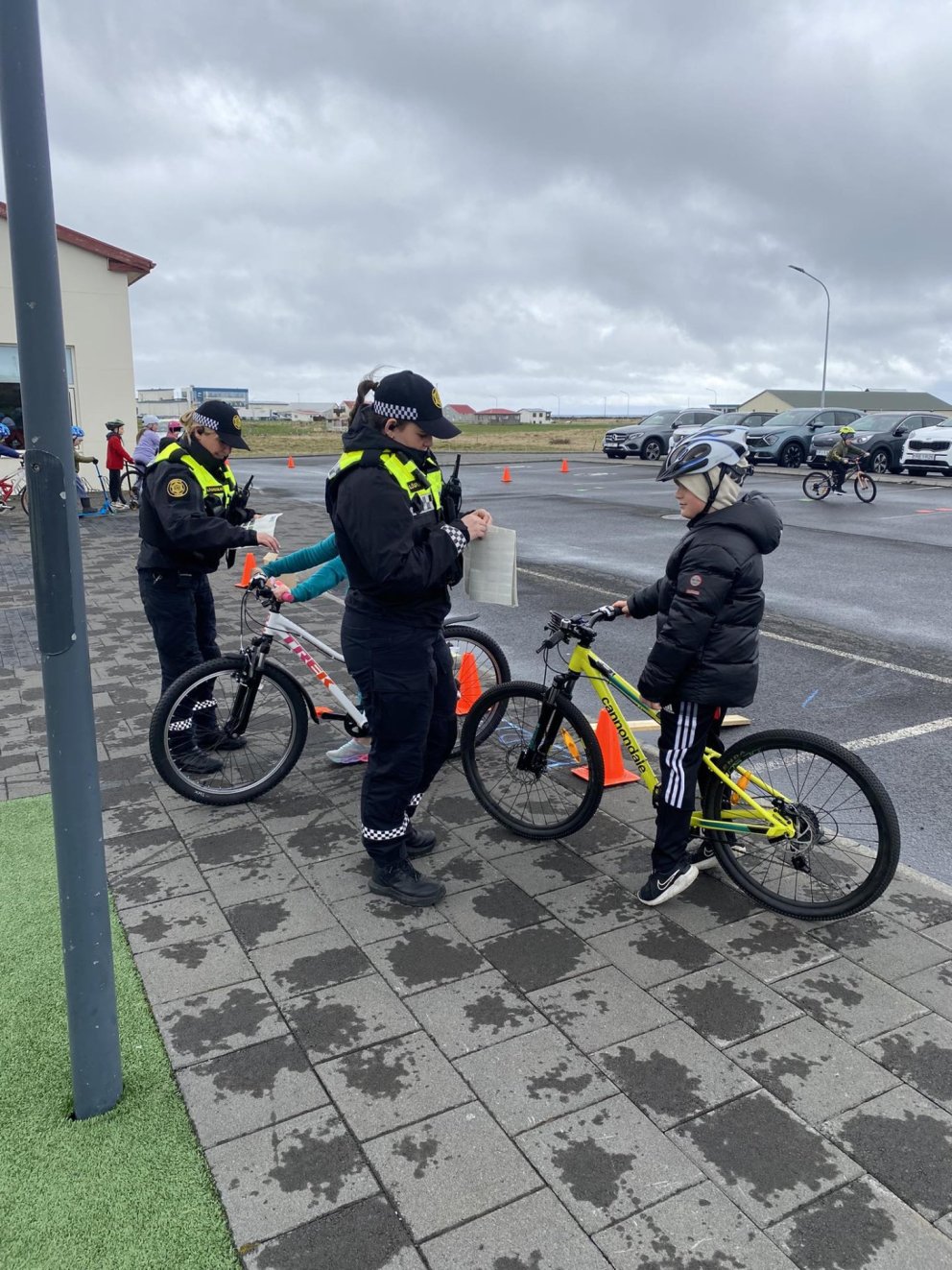 Hjóla - og hjálmaskoðun