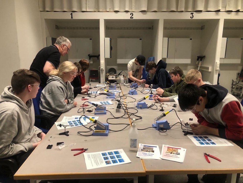 10.bekkur heimsækir Skólaþing og Rafmennt