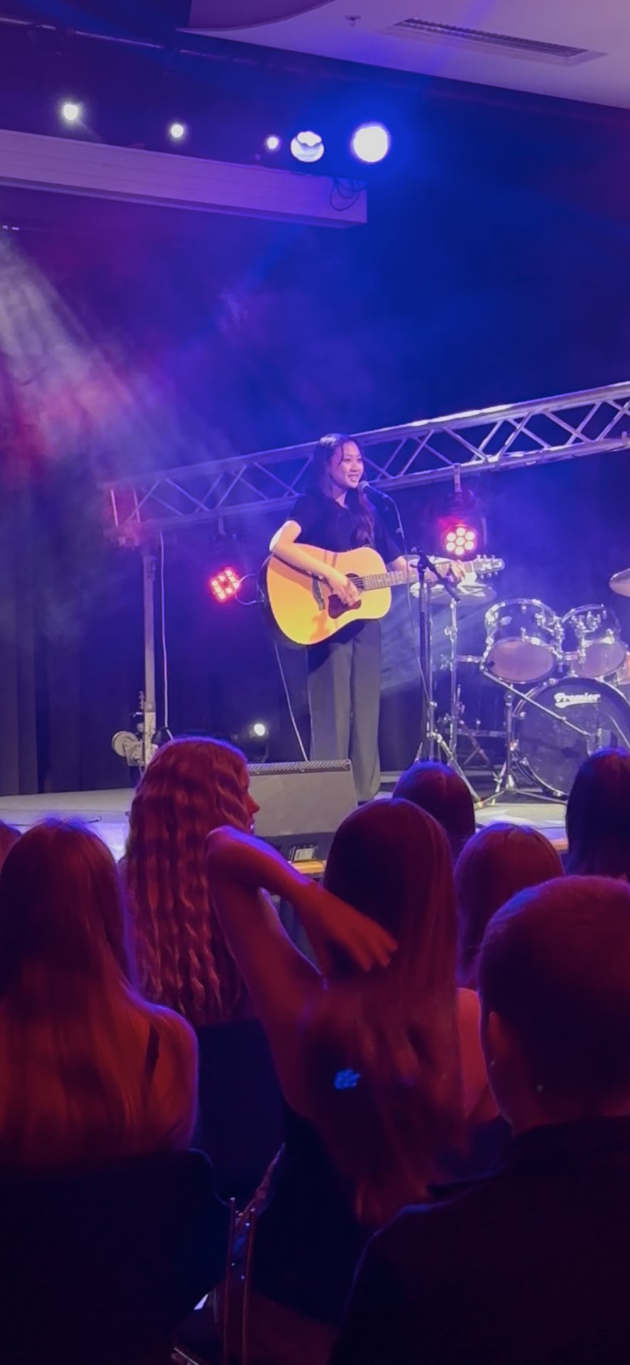 Elísa komst áfram í Söngkeppni Samfés.