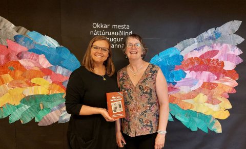 Gerðaskóli fær bókagjöf