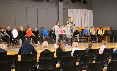 3.bekkur - upplestur, ritun á fjölbreyttan hátt.